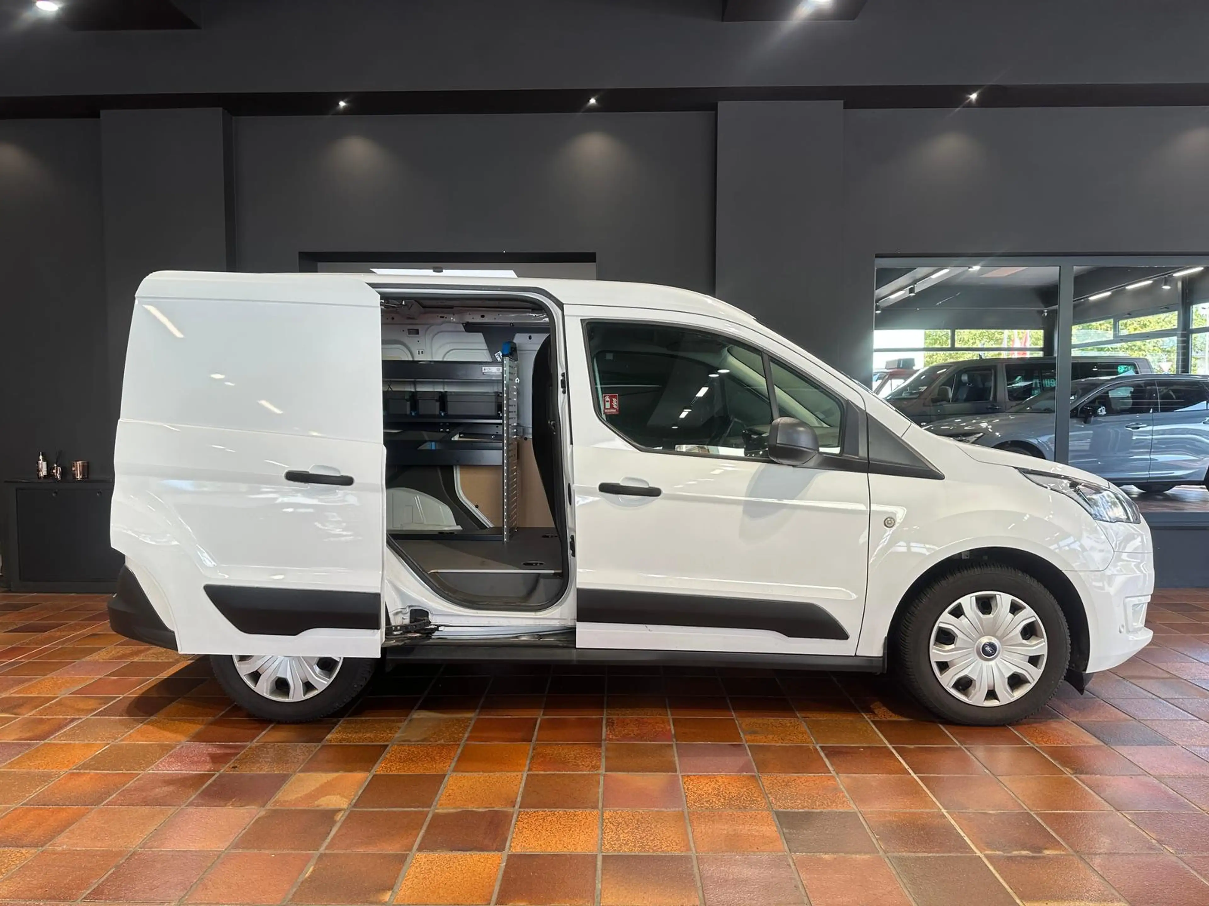 Ford Transit Connect SORTIMO-WERKSTATT KLIMA TEMP AHK TREND PDC KASTENW