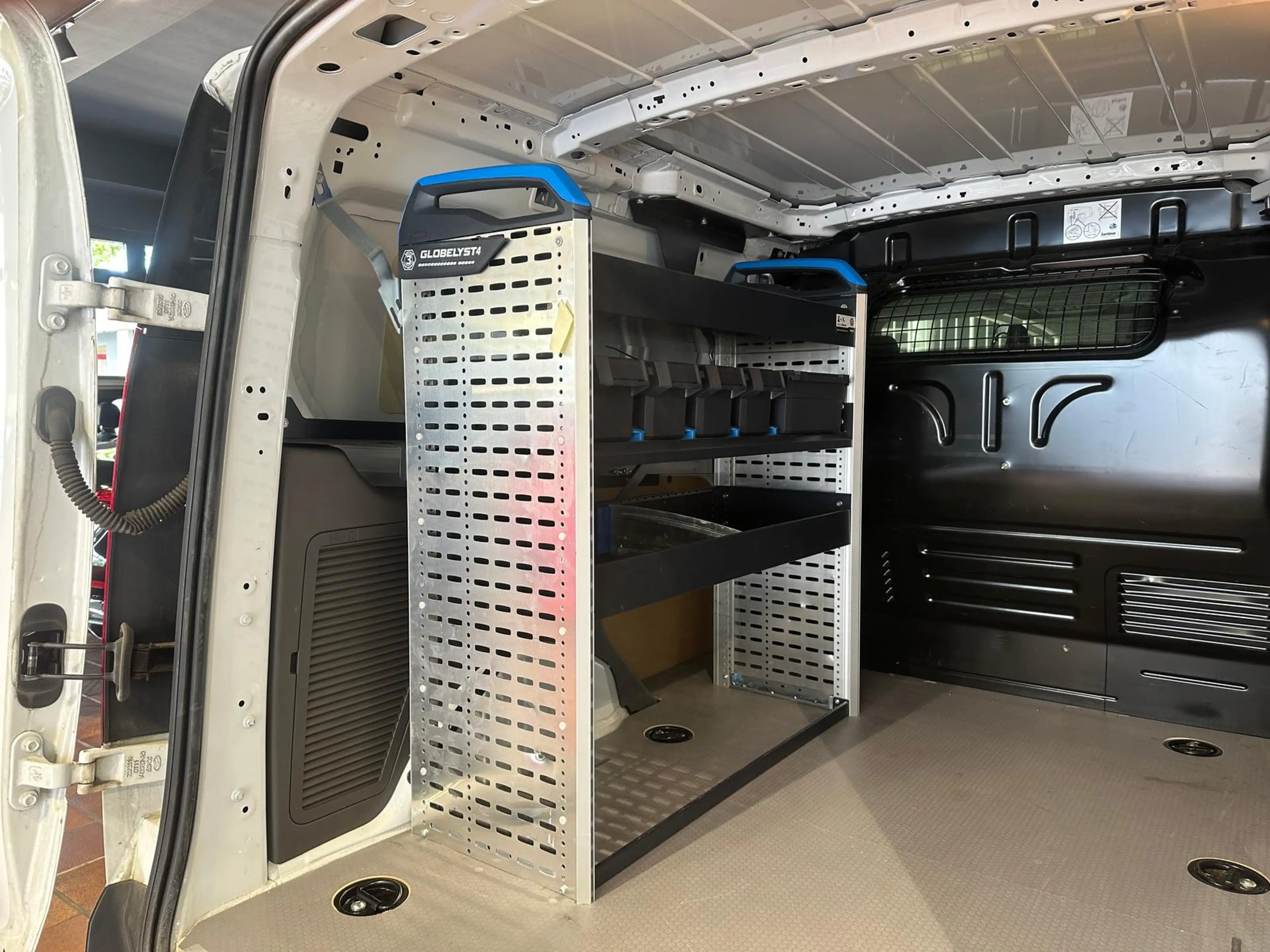 Ford Transit Connect SORTIMO-WERKSTATT KLIMA TEMP AHK TREND PDC KASTENW — photo 10