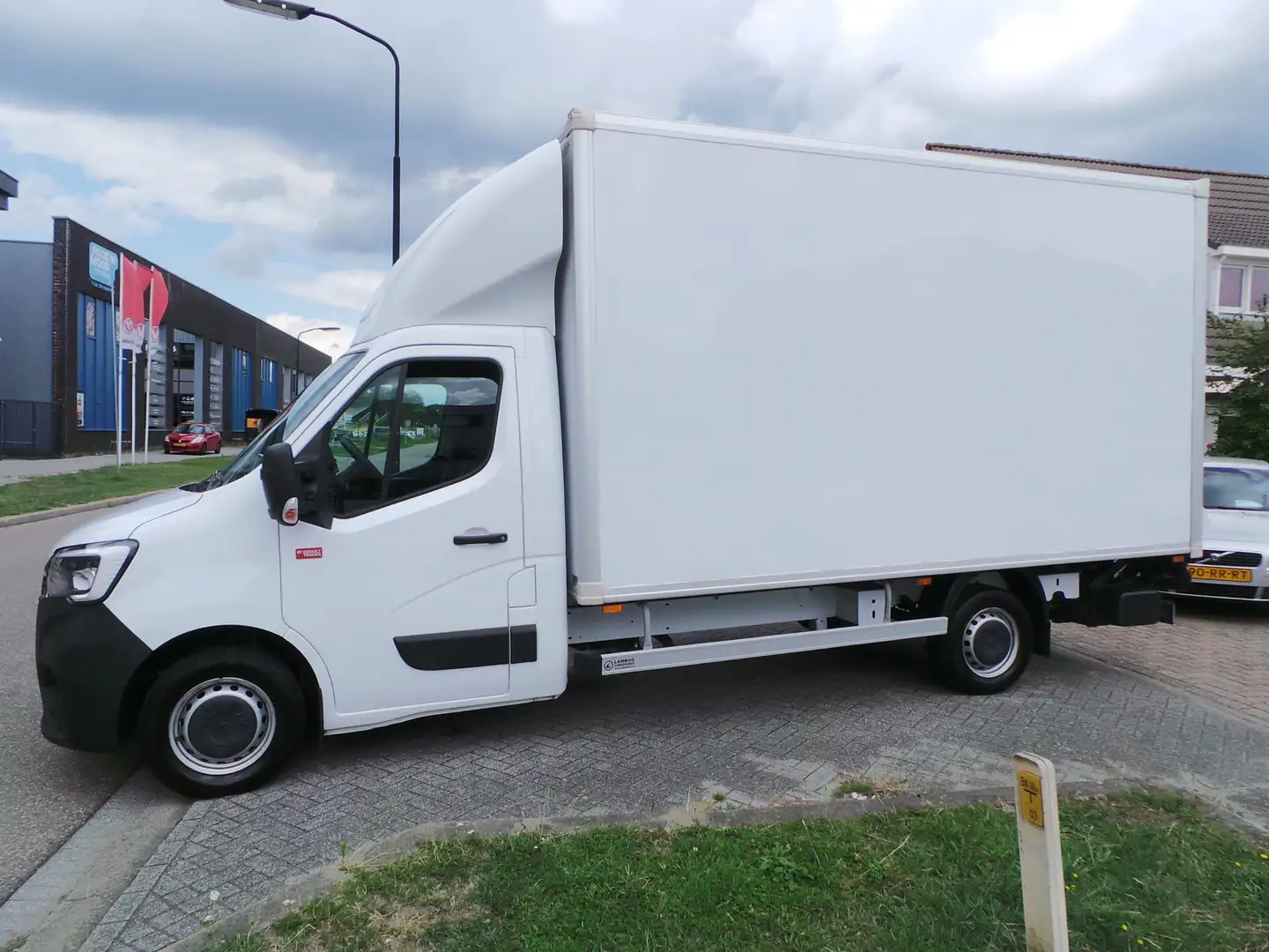Renault Master T35 2.3 dCi Bakwagen+laadklep airco,cruise,3 perso Wit - 1