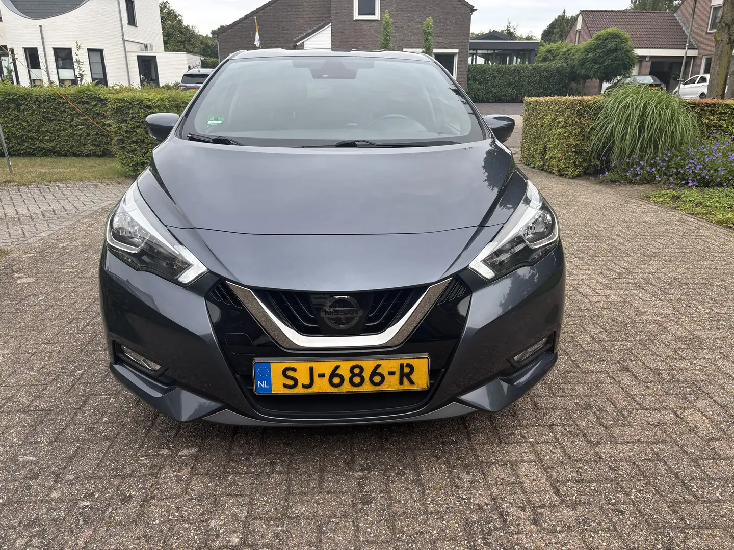Nissan Micra 0.9 IG-T N-Connecta Grijs - 2