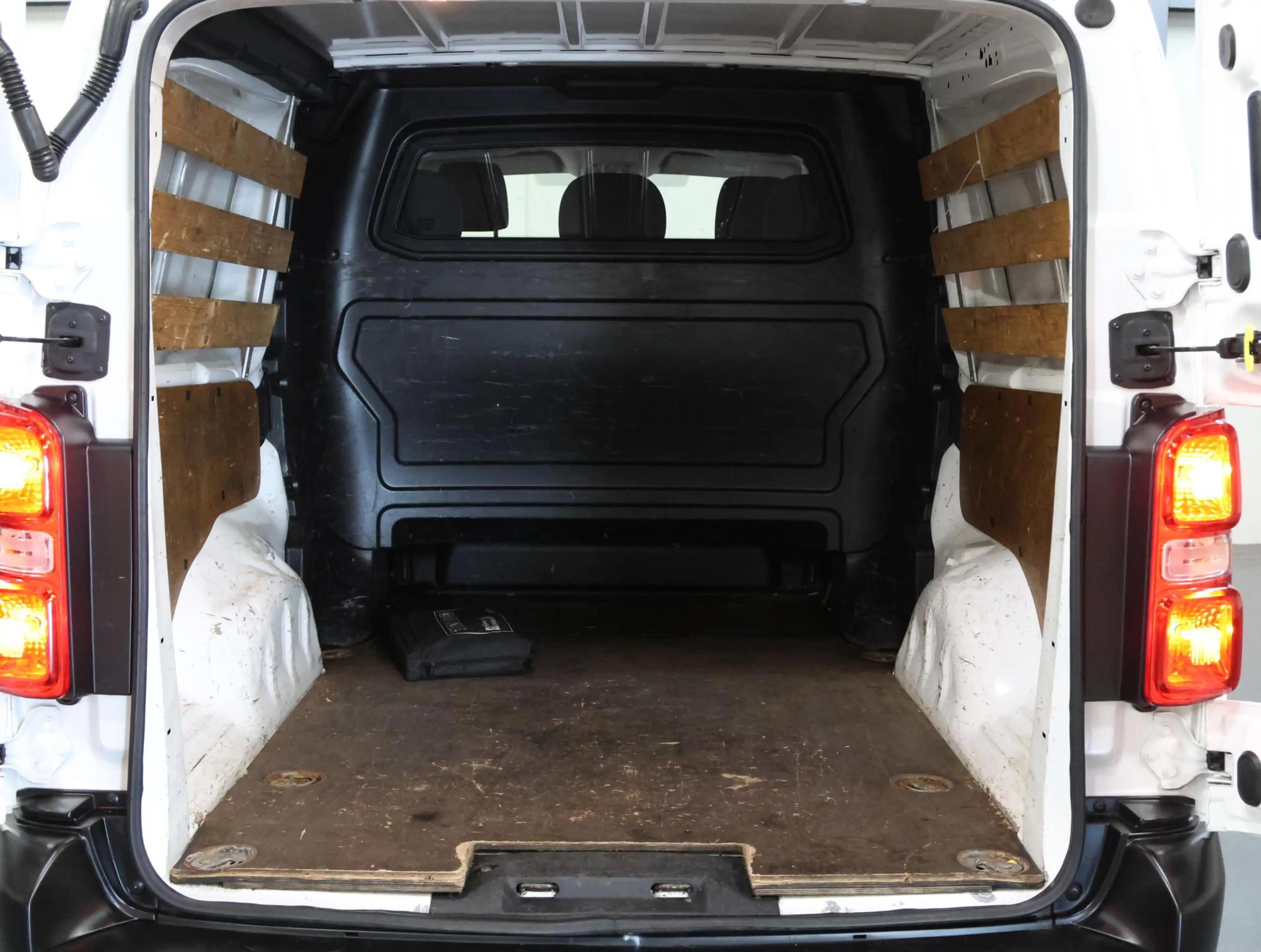 Peugeot Expert 2.0 BlueHDI 120PK Premium DC | 1ste Eigenaar | Air — photo 14