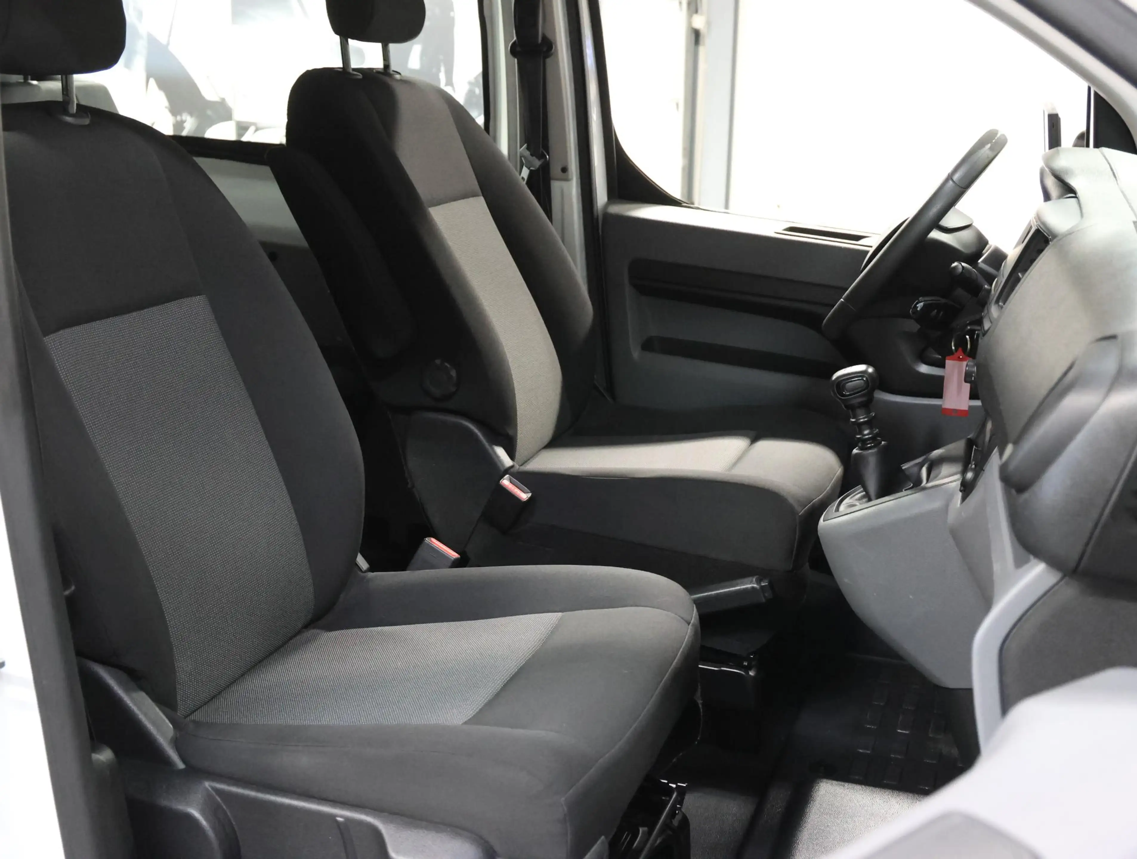 Peugeot Expert 2.0 BlueHDI 120PK Premium DC | 1ste Eigenaar | Air — photo 10