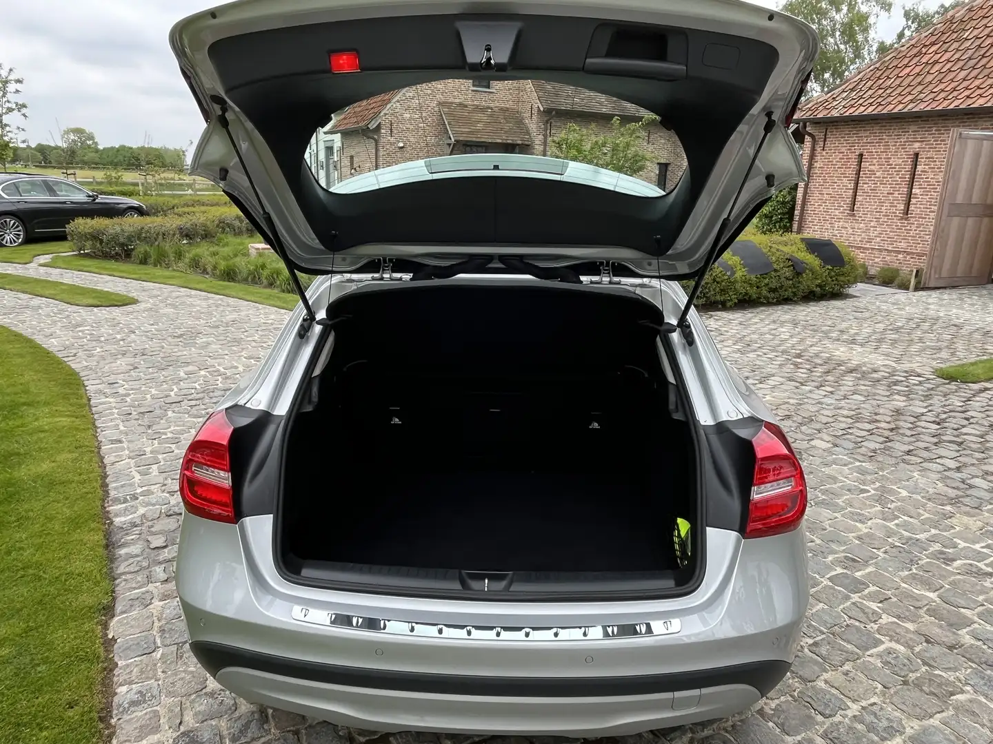 Mercedes-Benz GLA 200 7G-DCT Edition 1 - 1