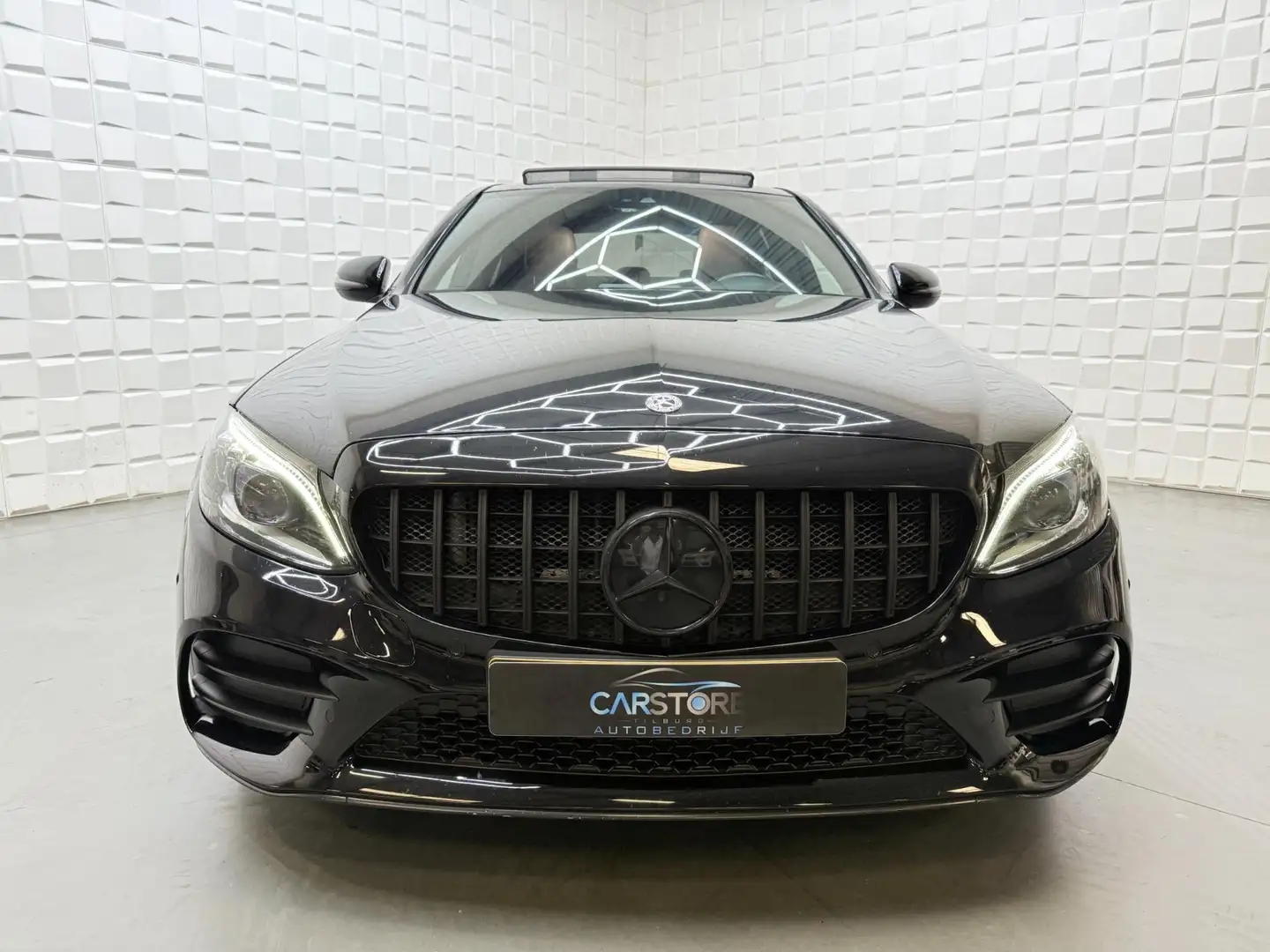 Mercedes-Benz C 180 AMG NIGHT PANO VIRTUAL CAMERA Zwart - 2