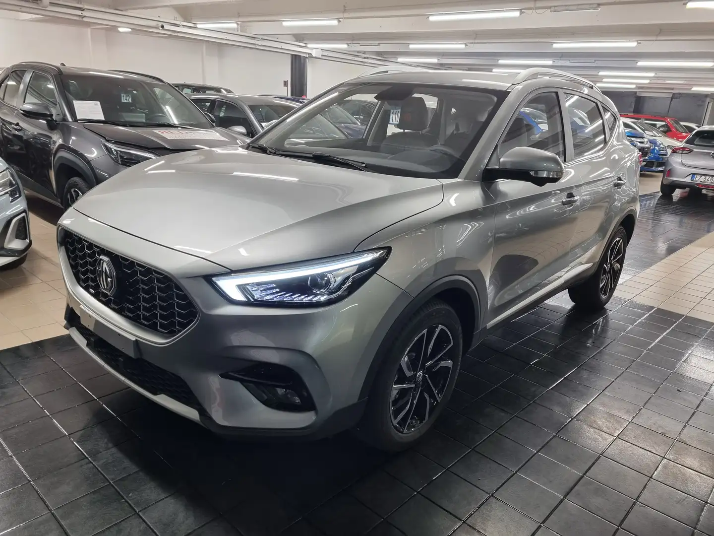 MG ZS 1.0 Luxury auto Argento - 2