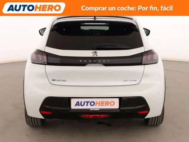 Peugeot 208 view 5