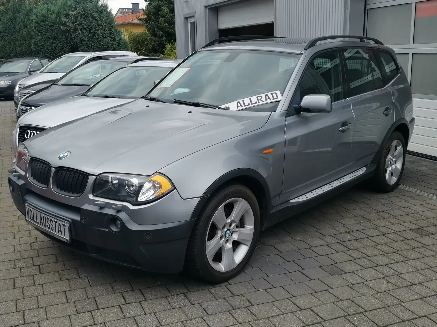 BMW X3 2.5i Allrad Sportpaket Top Gepflegt Grau - 2