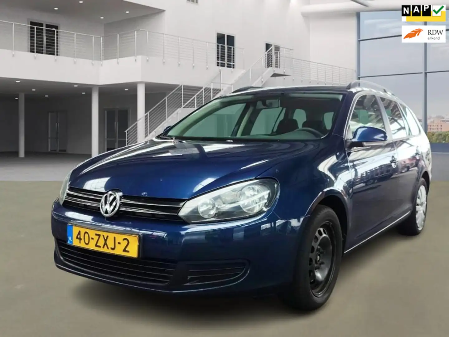 Volkswagen Golf Variant 1.6 TDI Trendline BlueMotion Blauw - 1