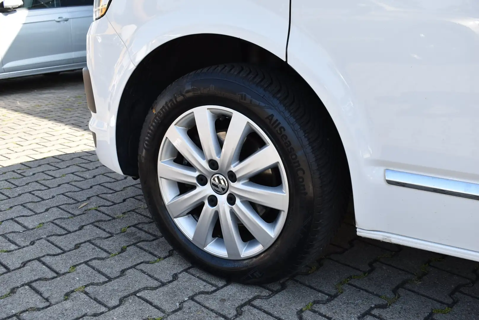 Volkswagen T6 2.0 TDI Multivan Highline 2x Schiebetüre AHK Weiß - 2