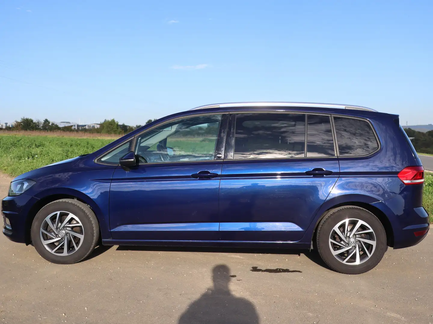 Volkswagen Touran SOUND Blau - 2