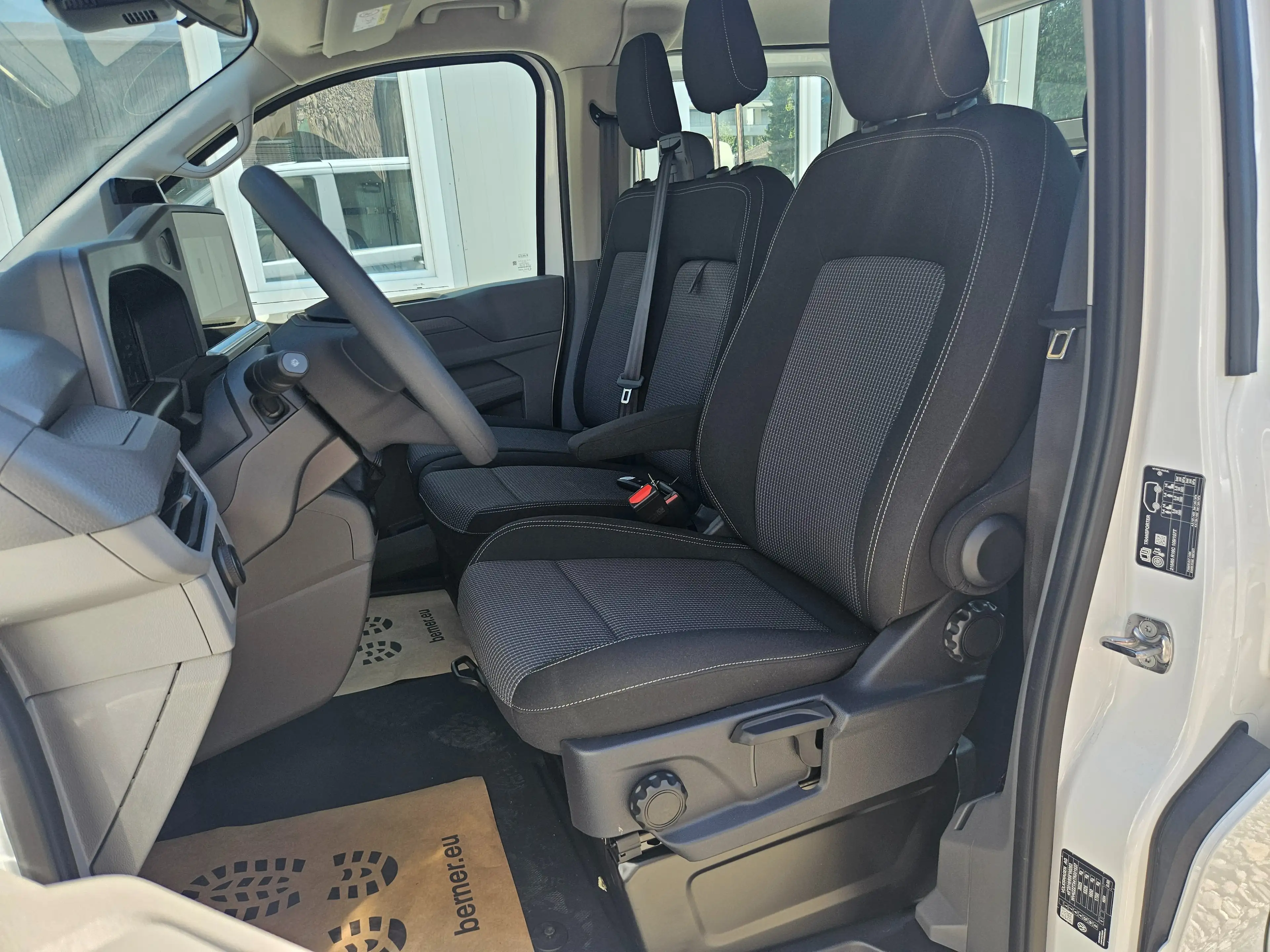 Volkswagen Transporter 2.0 TDI 150PS Doka-Pritsche — photo 5