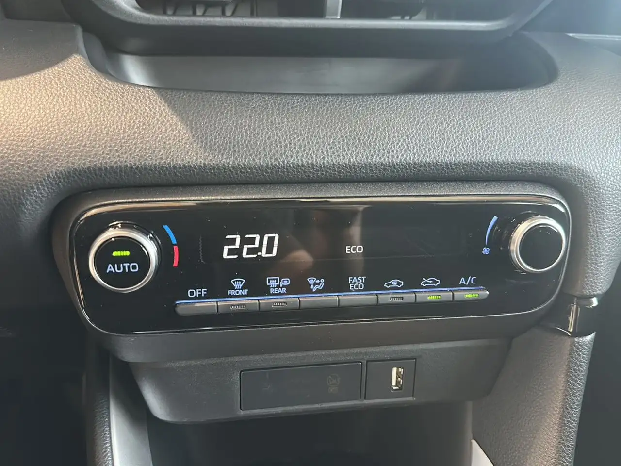 Toyota Yaris Hybrid Club Sportpaket Bluetooth Navi LED, миниатюра 19