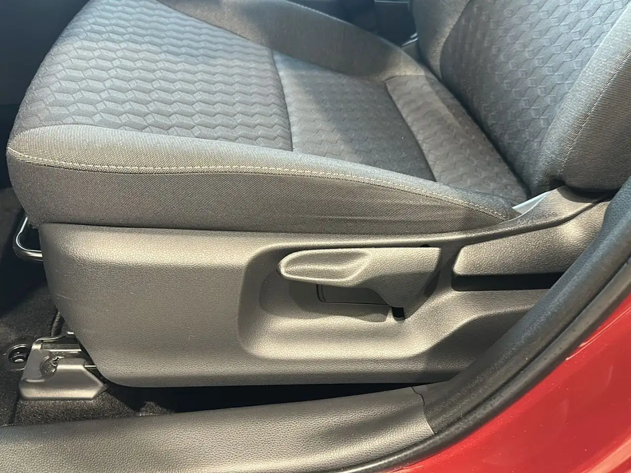 Toyota Yaris Hybrid Club Sportpaket Bluetooth Navi LED, миниатюра 16
