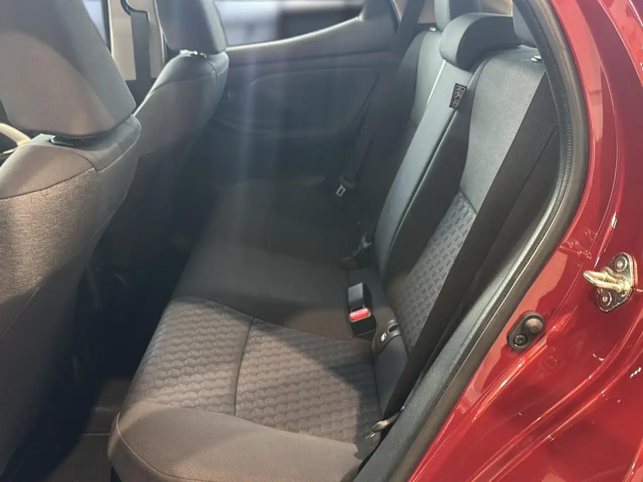 Toyota Yaris Hybrid Club Sportpaket Bluetooth Navi LED, миниатюра 13