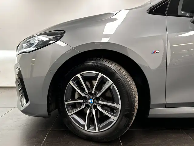BMW 2 Series view 8