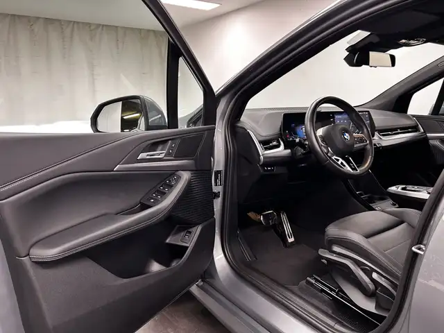 BMW 2 Series view 29