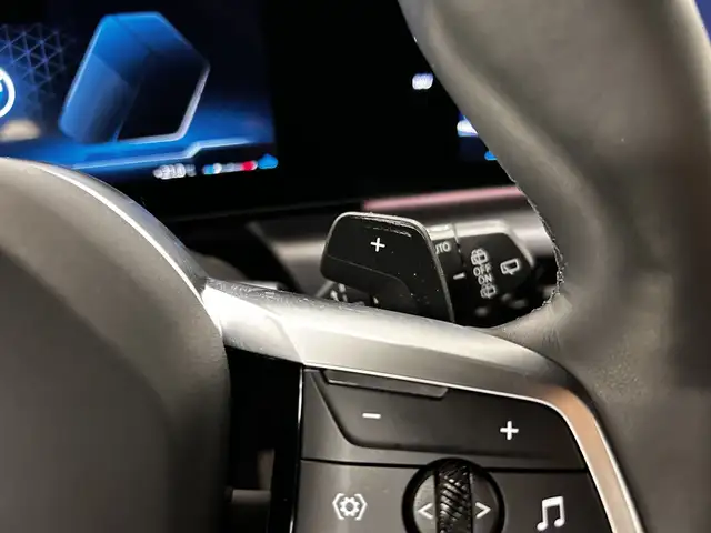 BMW 2 Series view 28
