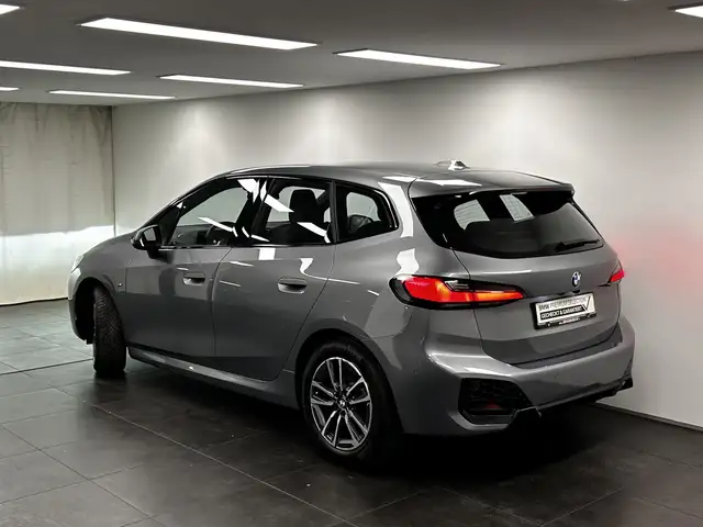 BMW 2 Series view 3