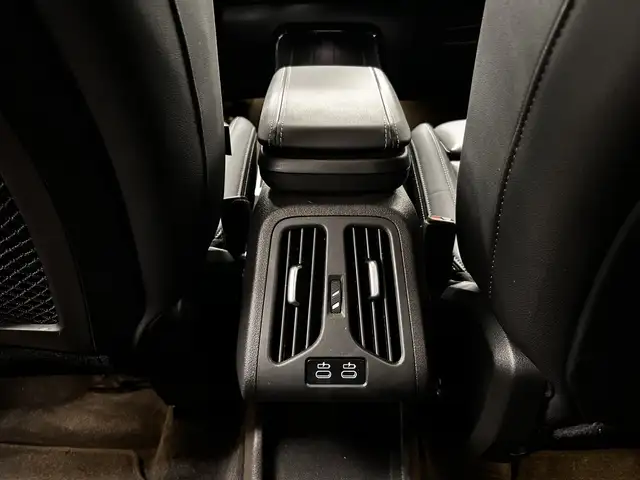 BMW 2 Series view 16