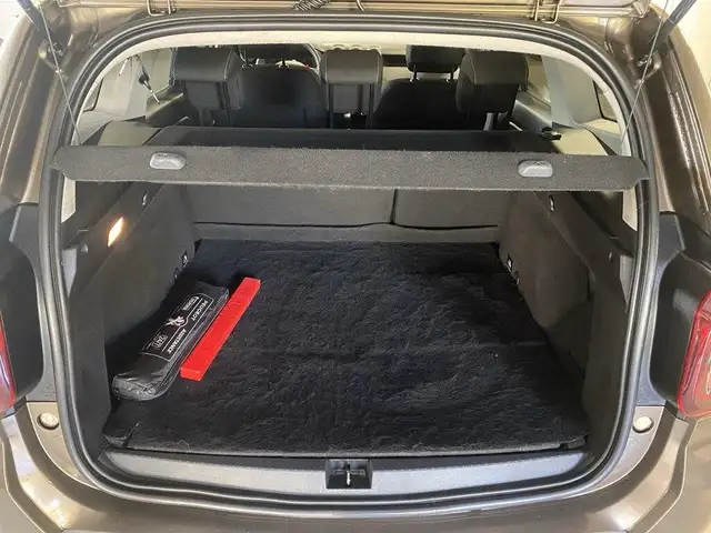 Dacia Duster view 9