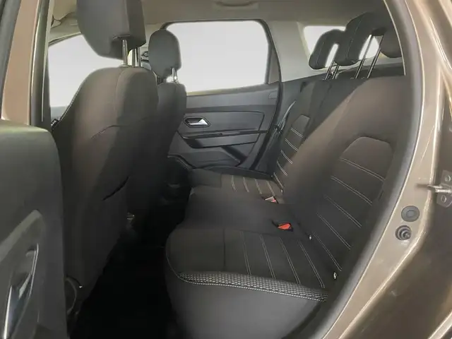 Dacia Duster view 8