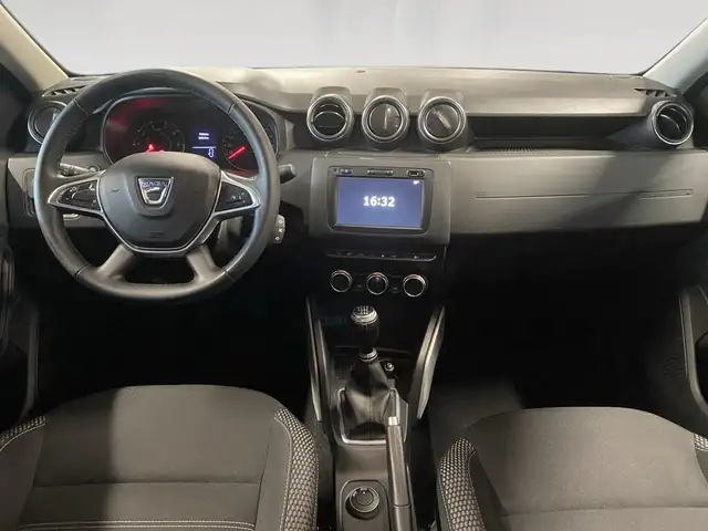 Dacia Duster view 6