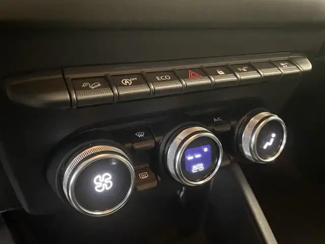 Dacia Duster view 11