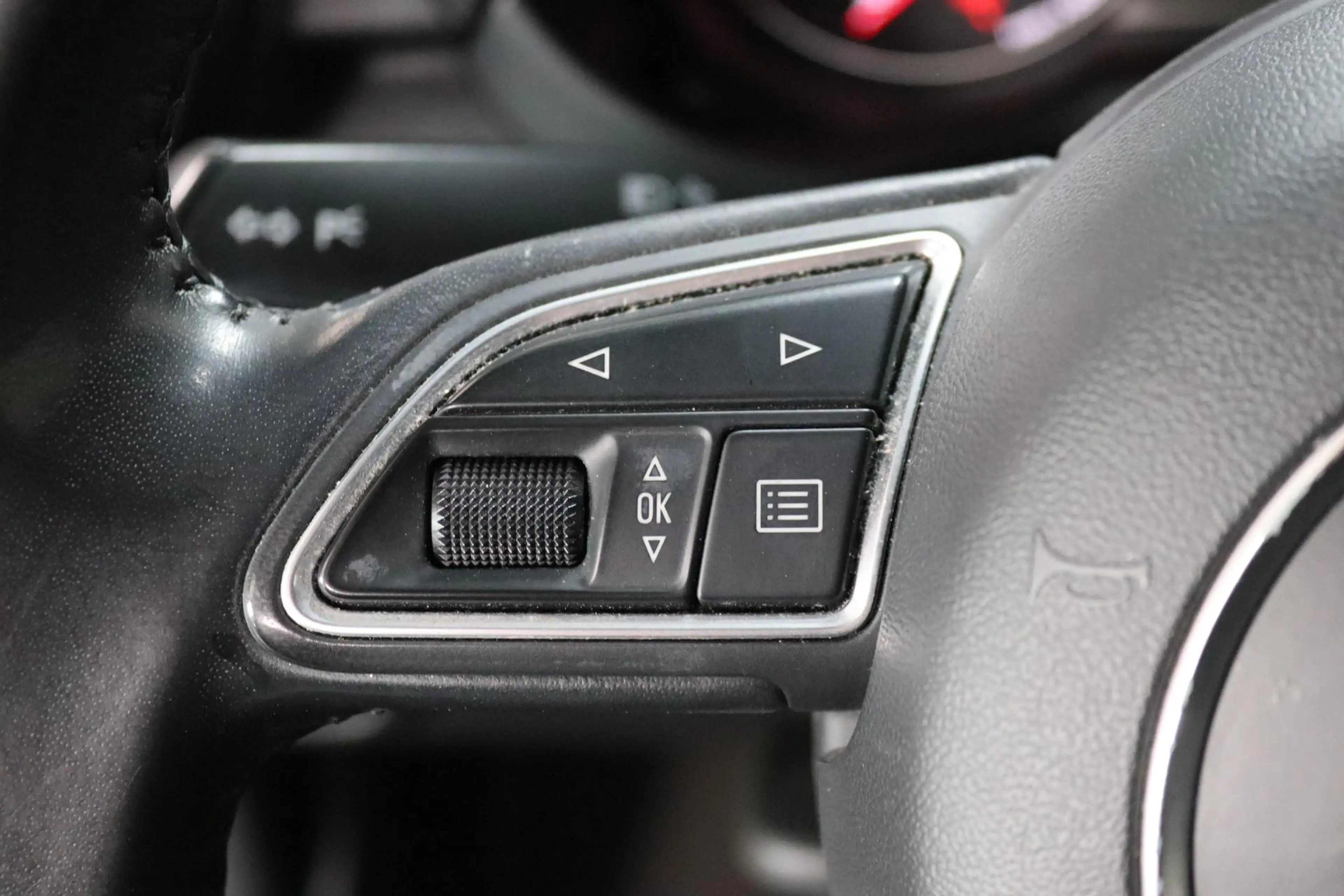 Audi A1 Sportback 1.0 TFSI S-line LED, BOSE, Bluetooth, St — photo 32