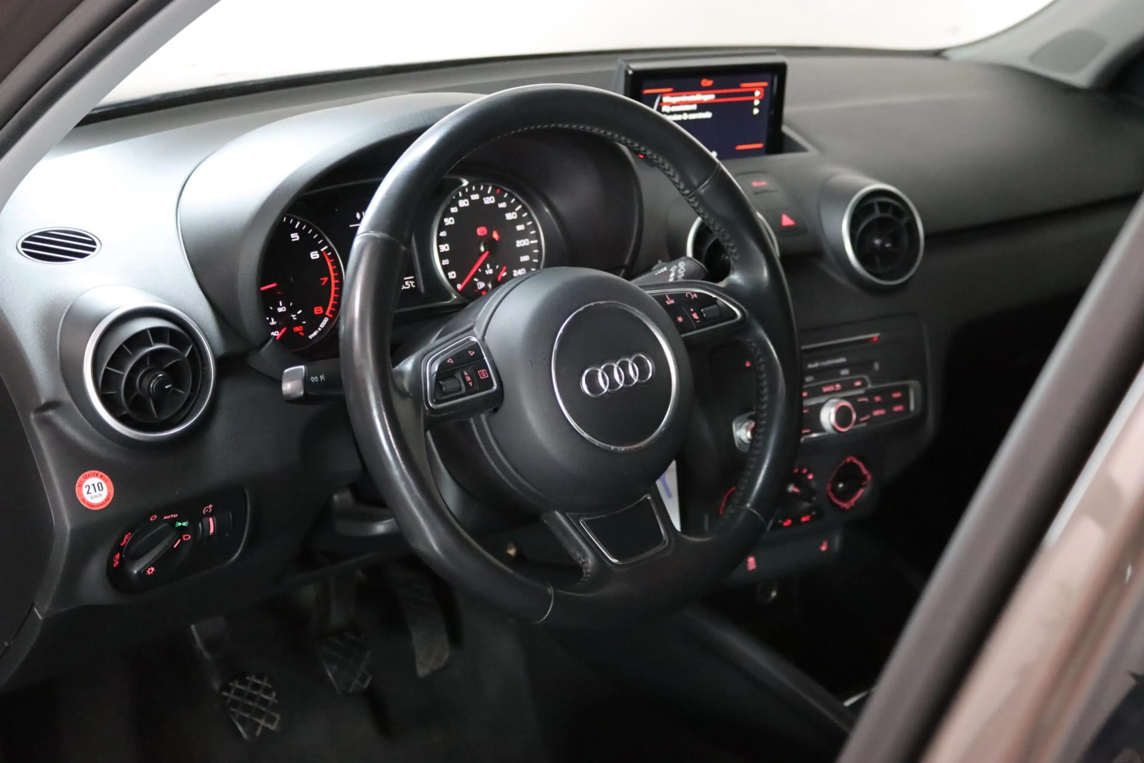 Audi A1 Sportback 1.0 TFSI S-line LED, BOSE, Bluetooth, St — photo 3