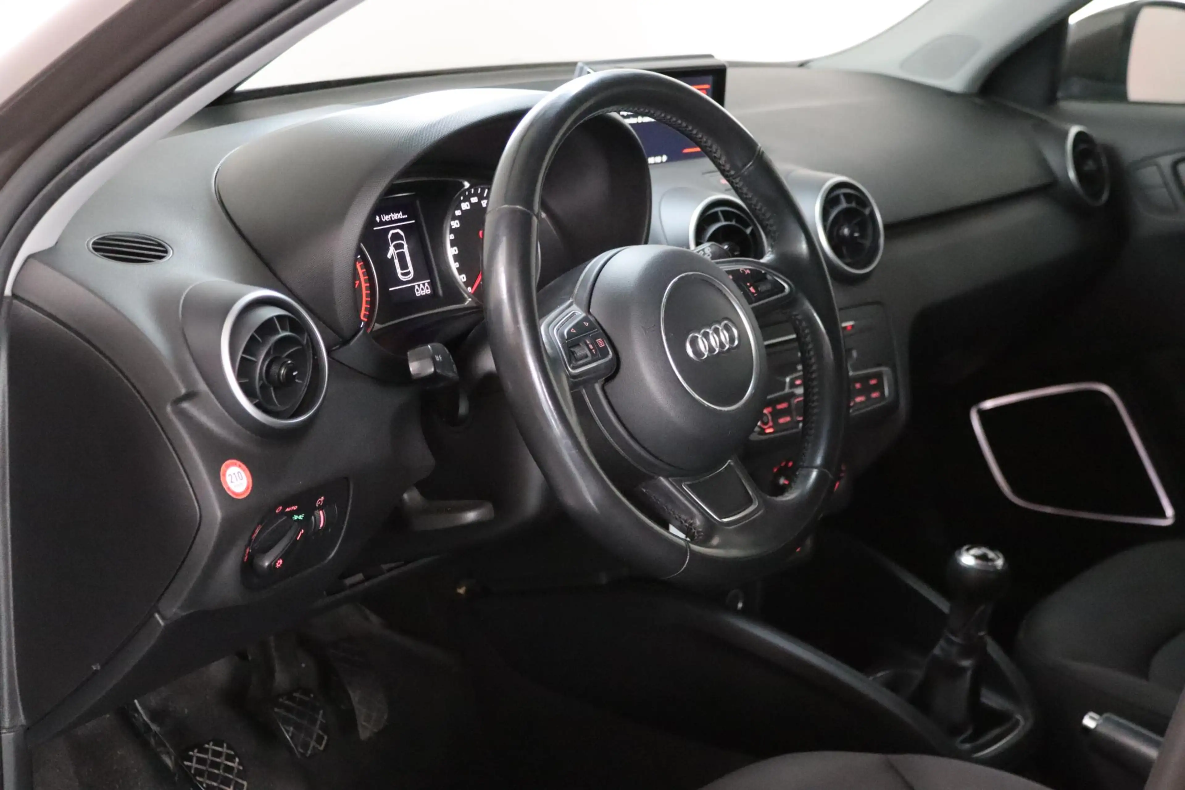 Audi A1 Sportback 1.0 TFSI S-line LED, BOSE, Bluetooth, St — photo 22