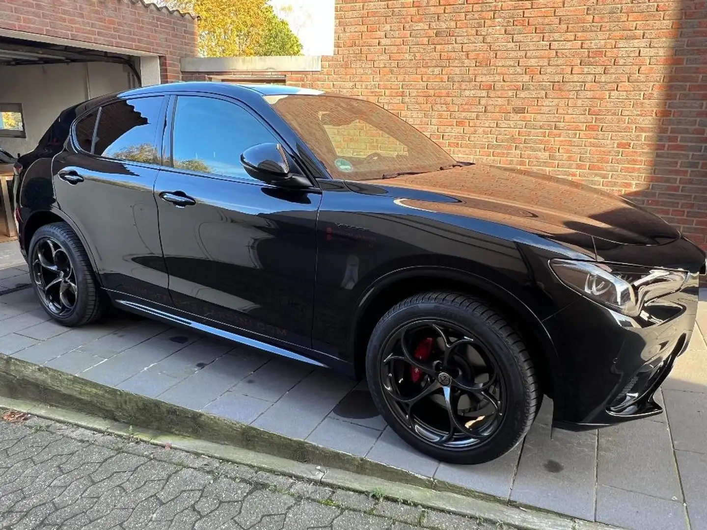 Alfa Romeo Stelvio Stelvio 2.0 Turbo 16V AT8-Q4 Veloce Чёрный - 1