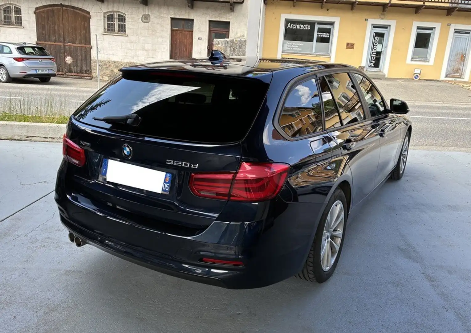 BMW 320 D TOURING XDRIVE 190Ch BUSINESS Azul - 2