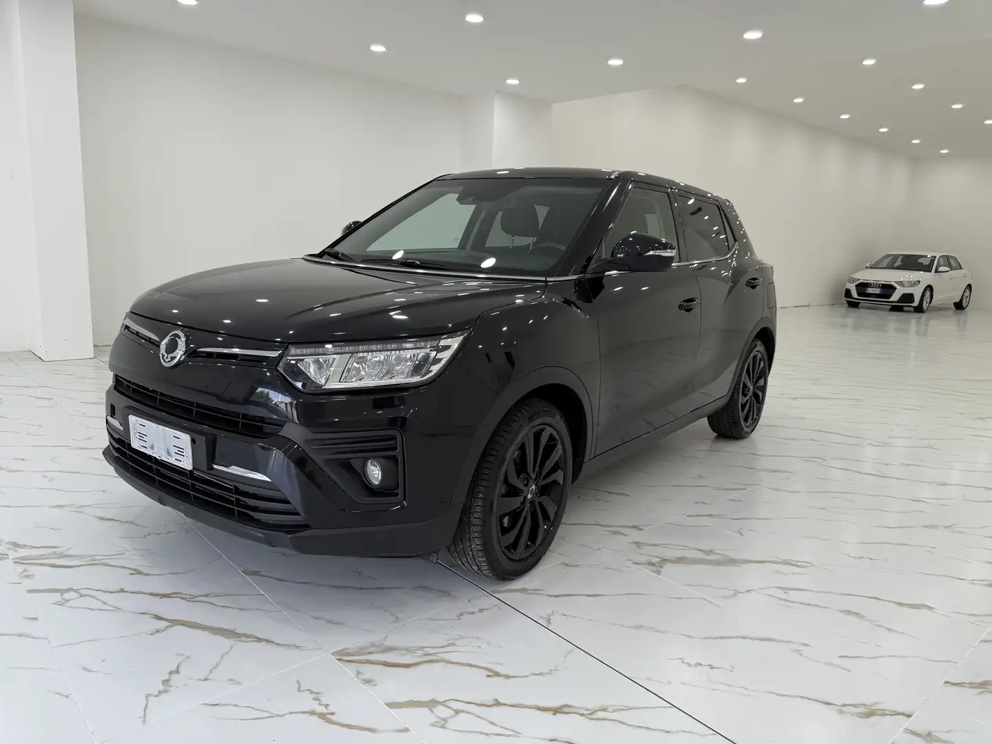 SsangYong Tivoli 1.6d Juice 2wd Nero - 2