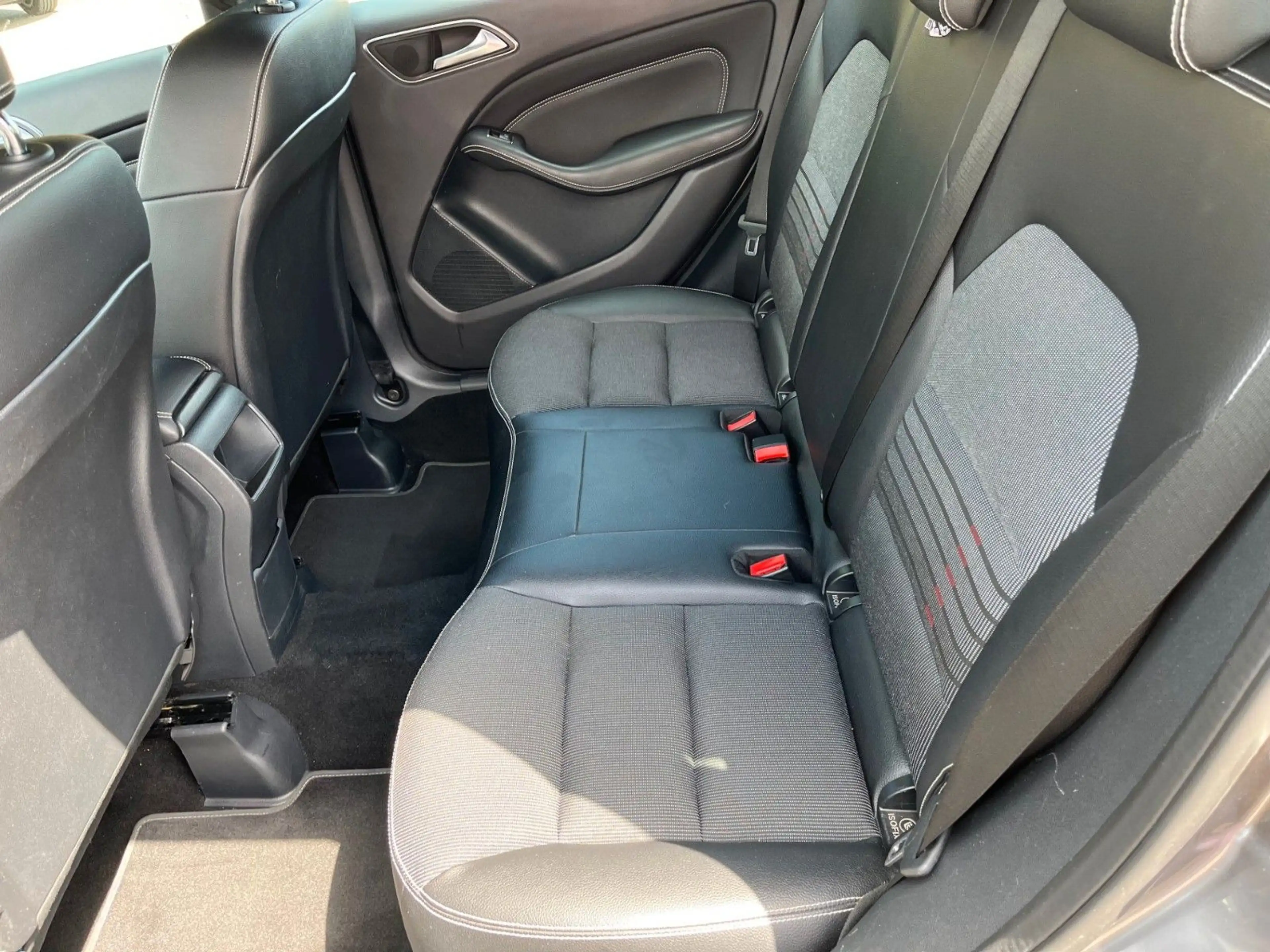 Mercedes-Benz B 220 B -Klasse 4Matic*LED*7G-TRONIC*ALLRAD — photo 13