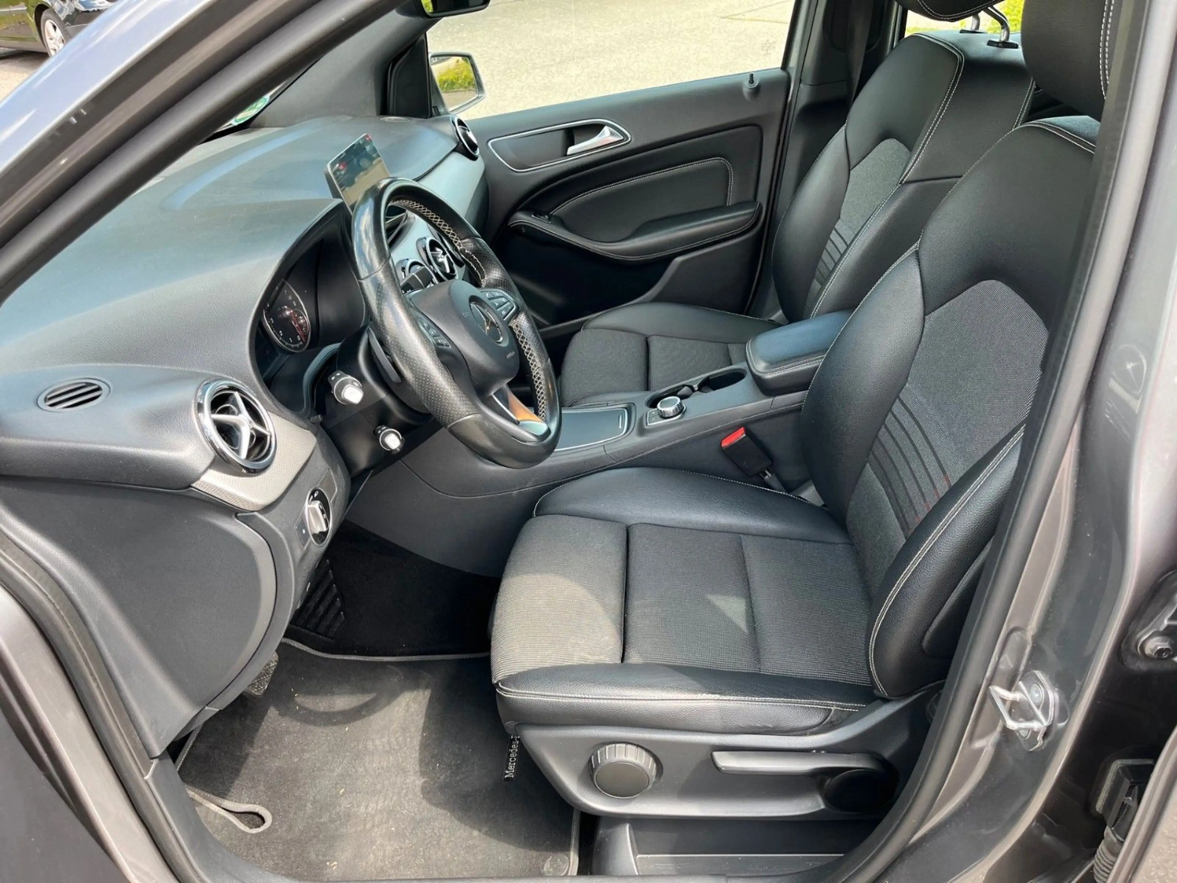 Mercedes-Benz B 220 B -Klasse 4Matic*LED*7G-TRONIC*ALLRAD — photo 10