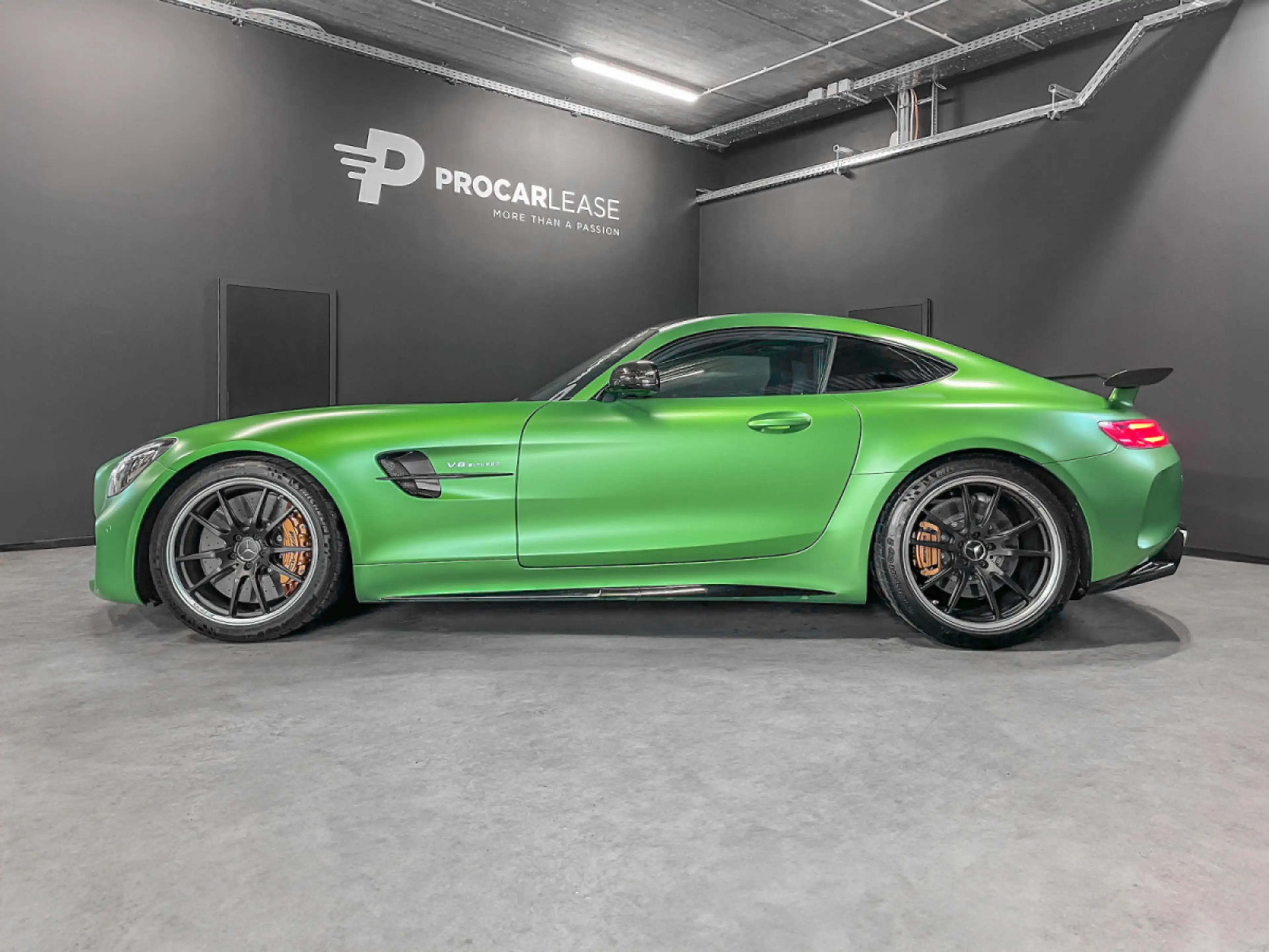 Mercedes-Benz AMG GT R PERFECT CONDITION /NO FAP 1 HAND / KERAMIK/ BURM — photo 5