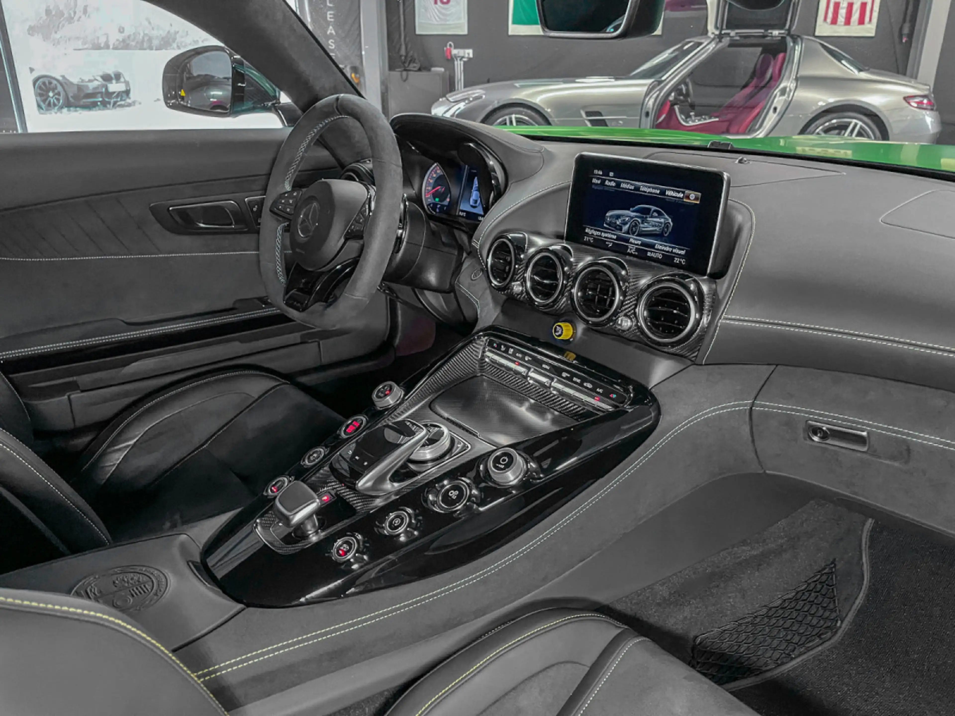 Mercedes-Benz AMG GT R PERFECT CONDITION /NO FAP 1 HAND / KERAMIK/ BURM — photo 13