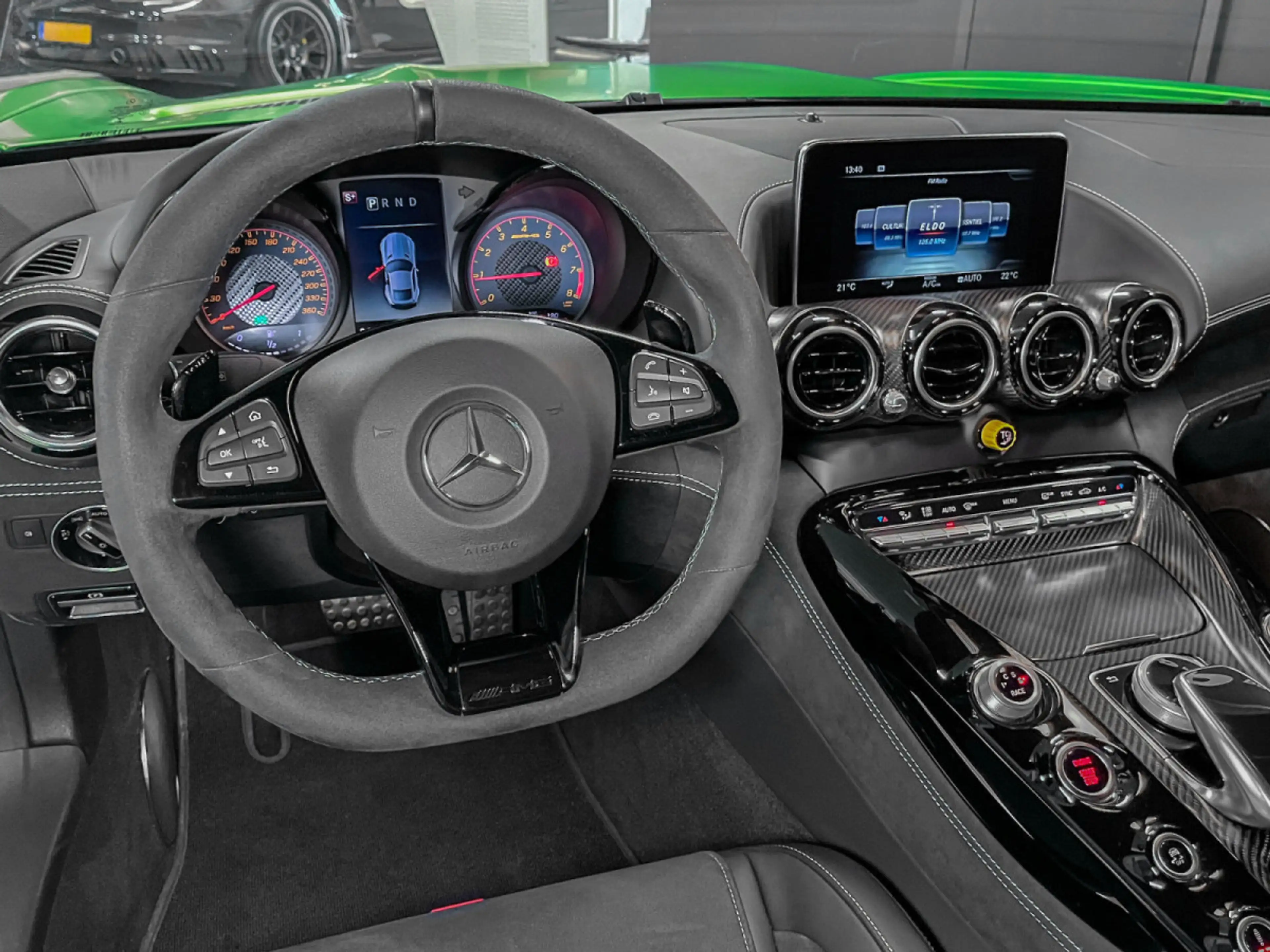 Mercedes-Benz AMG GT R PERFECT CONDITION /NO FAP 1 HAND / KERAMIK/ BURM — photo 6