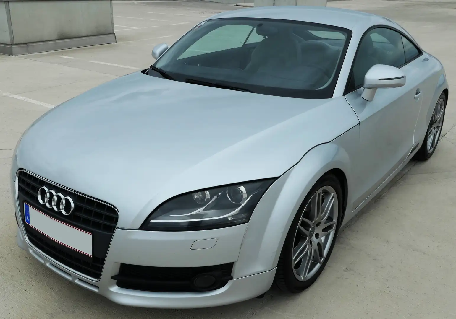 Audi TT TT Coupé 2,0 T FSI Silber - 2