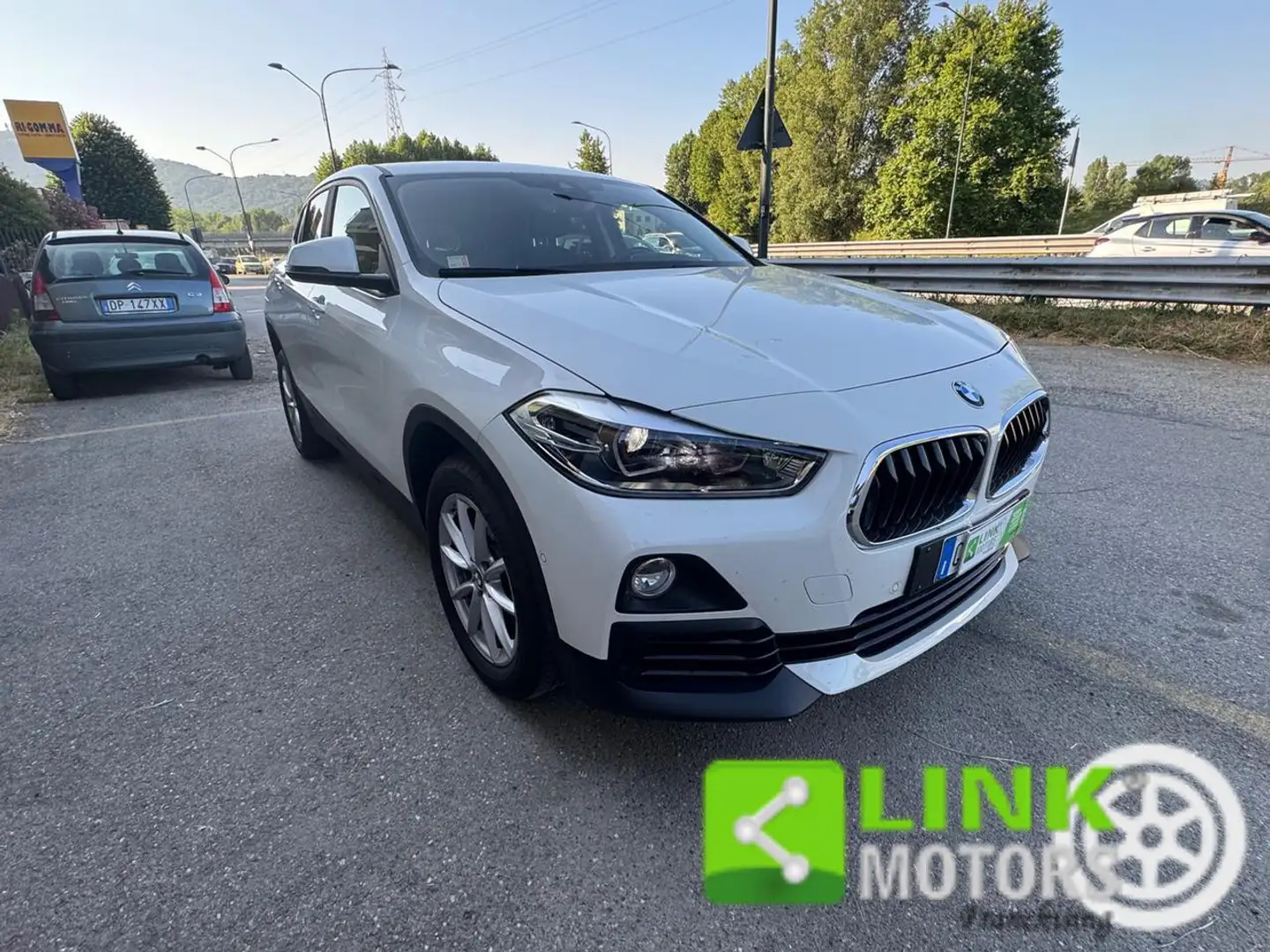 BMW X2 sDrive18i Sport-X Tetto apribile/Panoramico Bianco - 1