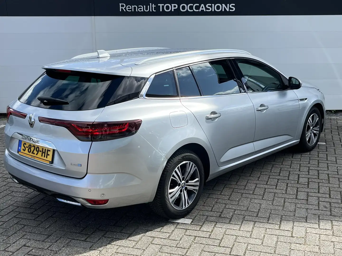 Renault Megane E-Tech Estate 1.6 Plug-In Hybrid 160 Business Zen (Met St Szary - 2