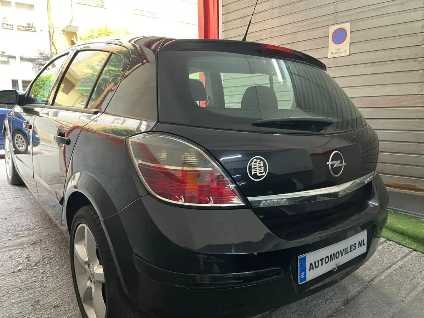 Opel Astra 1.7CDTi Enjoy 6vel. Negro - 1