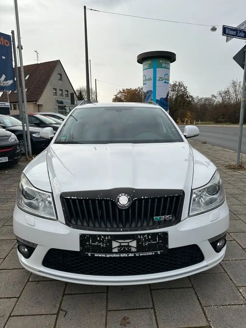 Skoda Octavia Combi RS 2HAND/SHZ/NAVI/PDC Weiß - 2