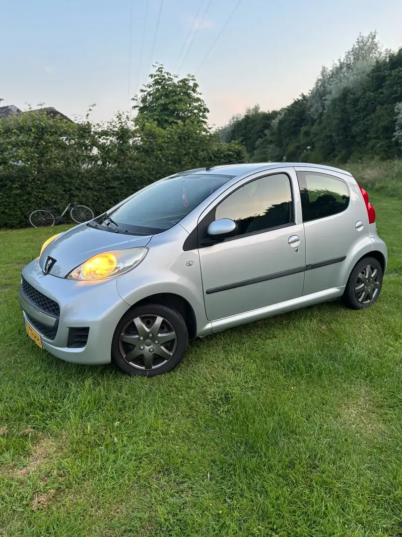 Peugeot 107 1.0-12V XS AUTOMAAT Gris - 1