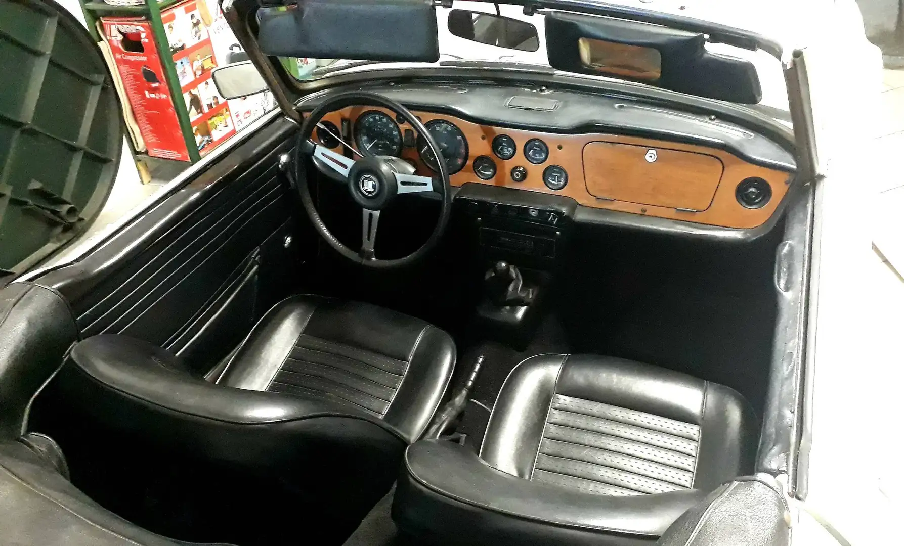 Triumph TR6 PI Weiß - 1