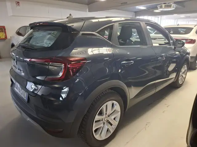 Renault Captur view 3