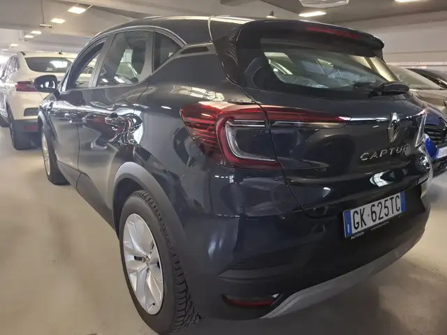 Renault Captur view 4