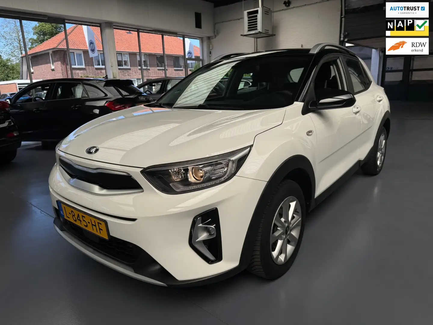 Kia Stonic 1.0 T-GDi MHEV DynamicLine |Camera|1e Eigenaar| Wit - 1