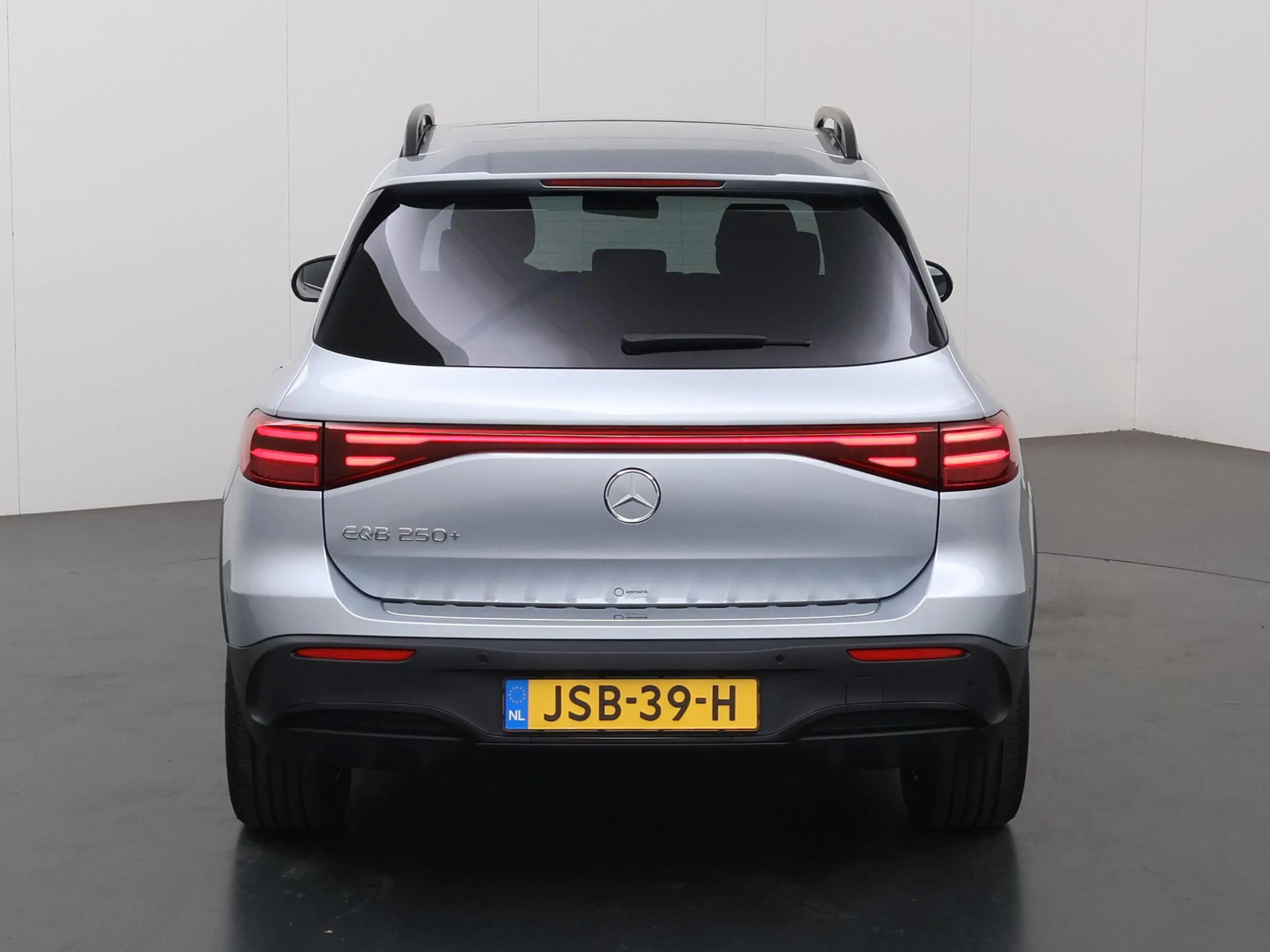 Mercedes-Benz EQB 250 250+ Business Solution AMG 71 kWh | Panoramaschuif — photo 4