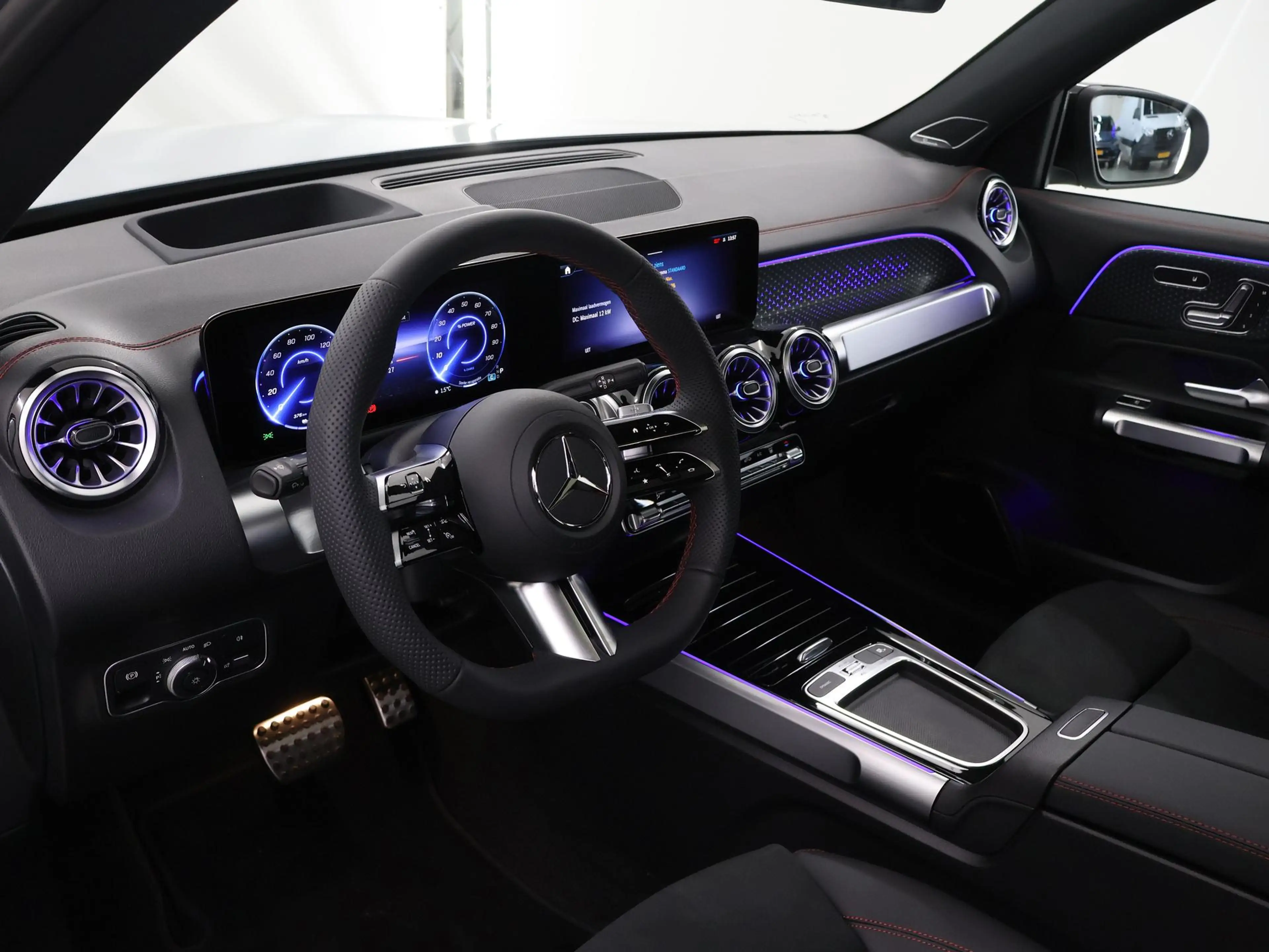 Mercedes-Benz EQB 250 250+ Business Solution AMG 71 kWh | Panoramaschuif — photo 7